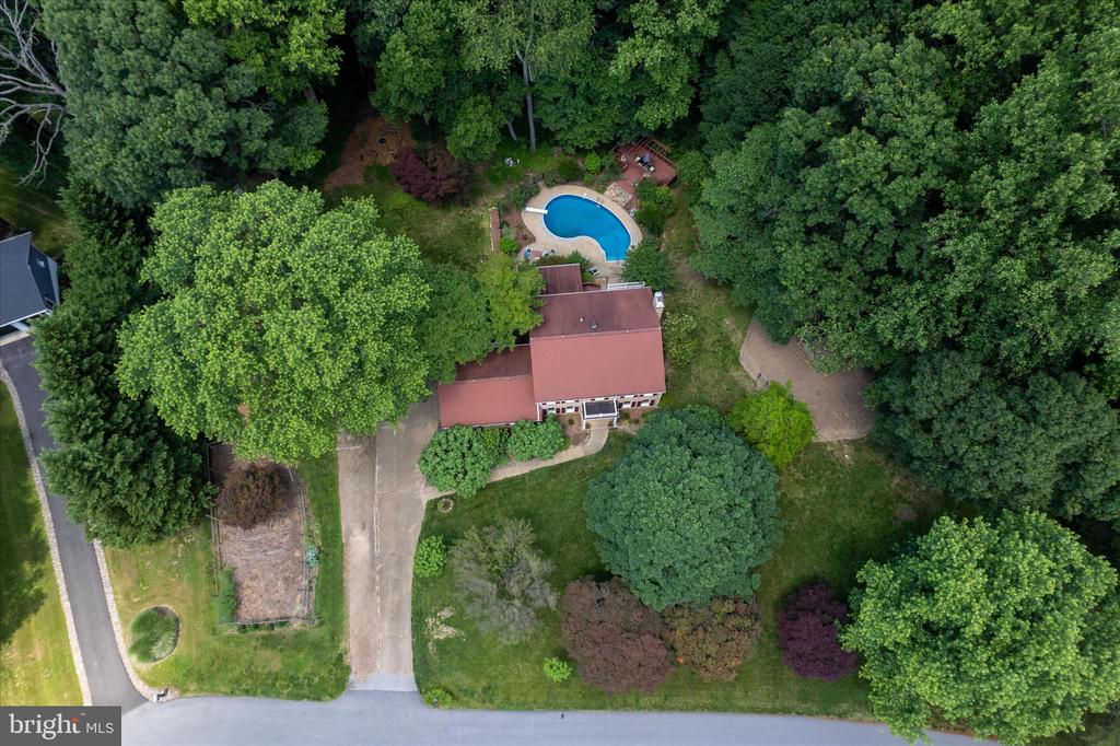 6901 ASH COURT