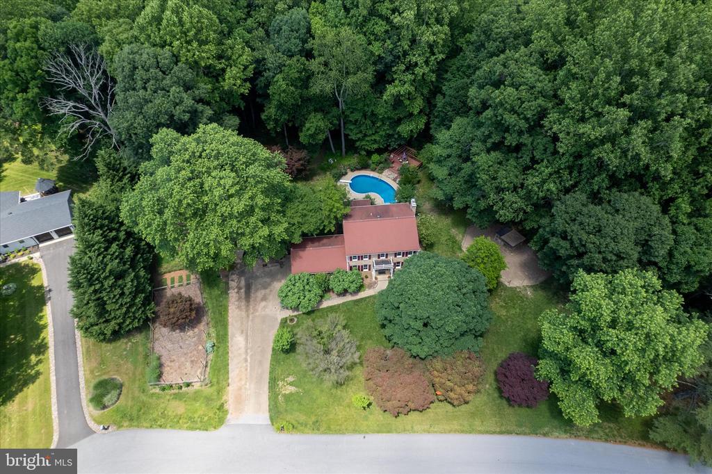 6901 ASH COURT