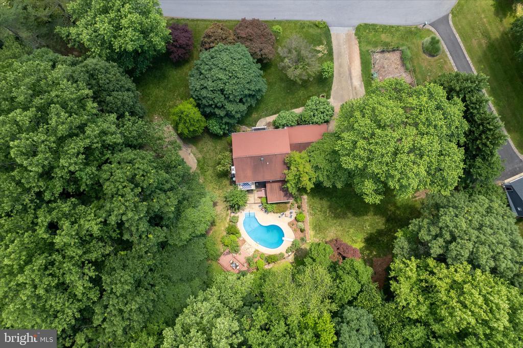 6901 ASH COURT
