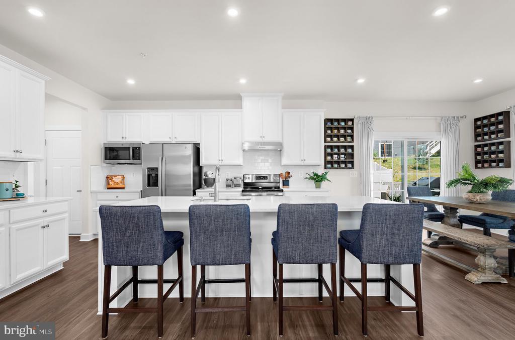 8308 LEGACY CIR