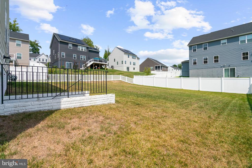 8308 LEGACY CIR
