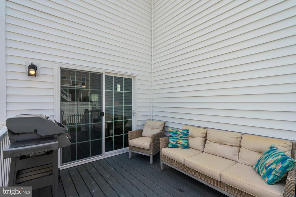 8308 LEGACY CIR