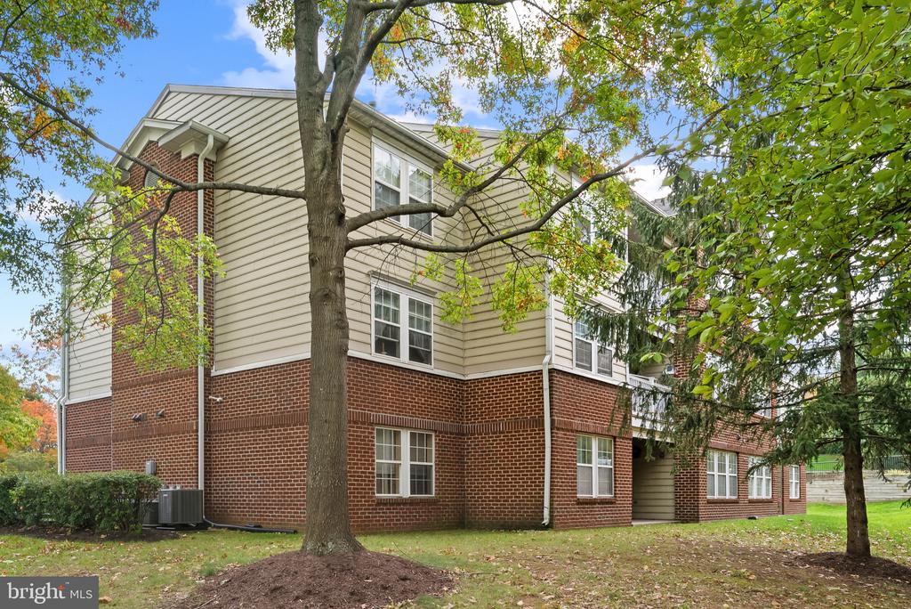 2406 DOMINION DRIVE Unit: 1B