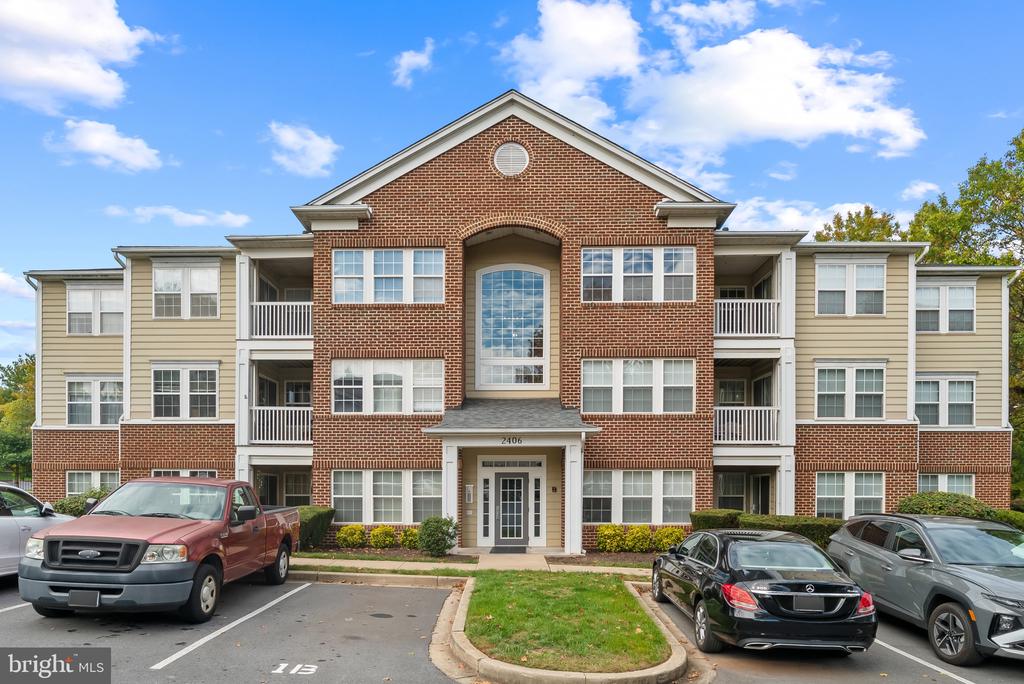 2406 DOMINION DRIVE Unit: 1B