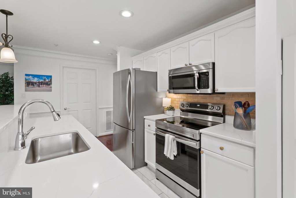 2406 DOMINION DRIVE Unit: 1B