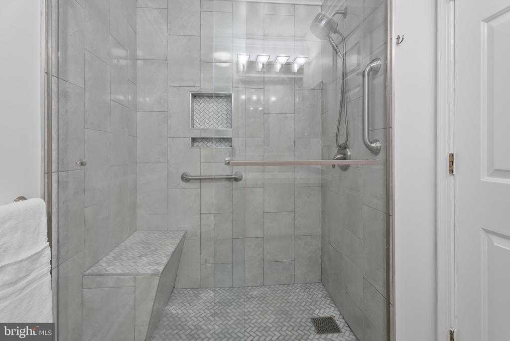 2406 DOMINION DRIVE Unit: 1B