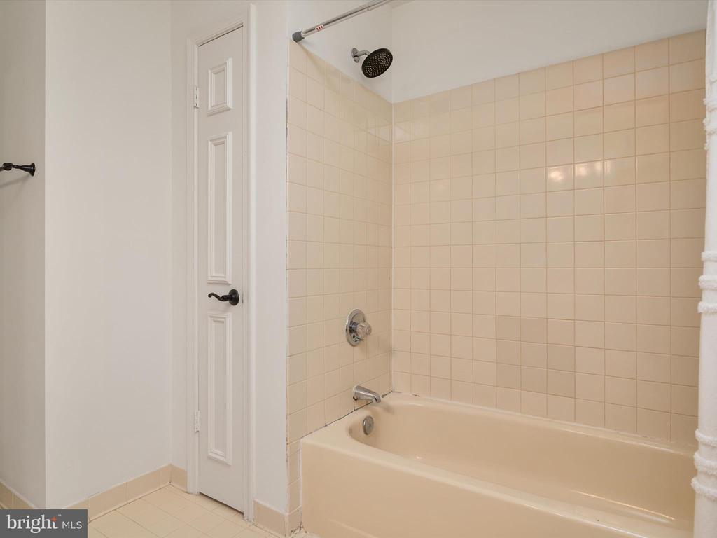 10286 BURLEIGH COTTAGE LANE