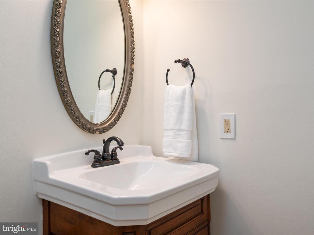 10286 BURLEIGH COTTAGE LANE