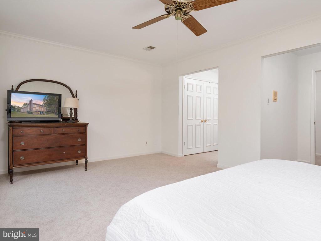 10286 BURLEIGH COTTAGE LANE