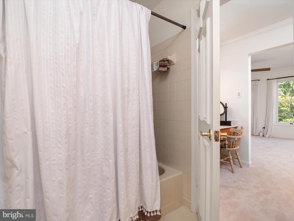 10286 BURLEIGH COTTAGE LANE