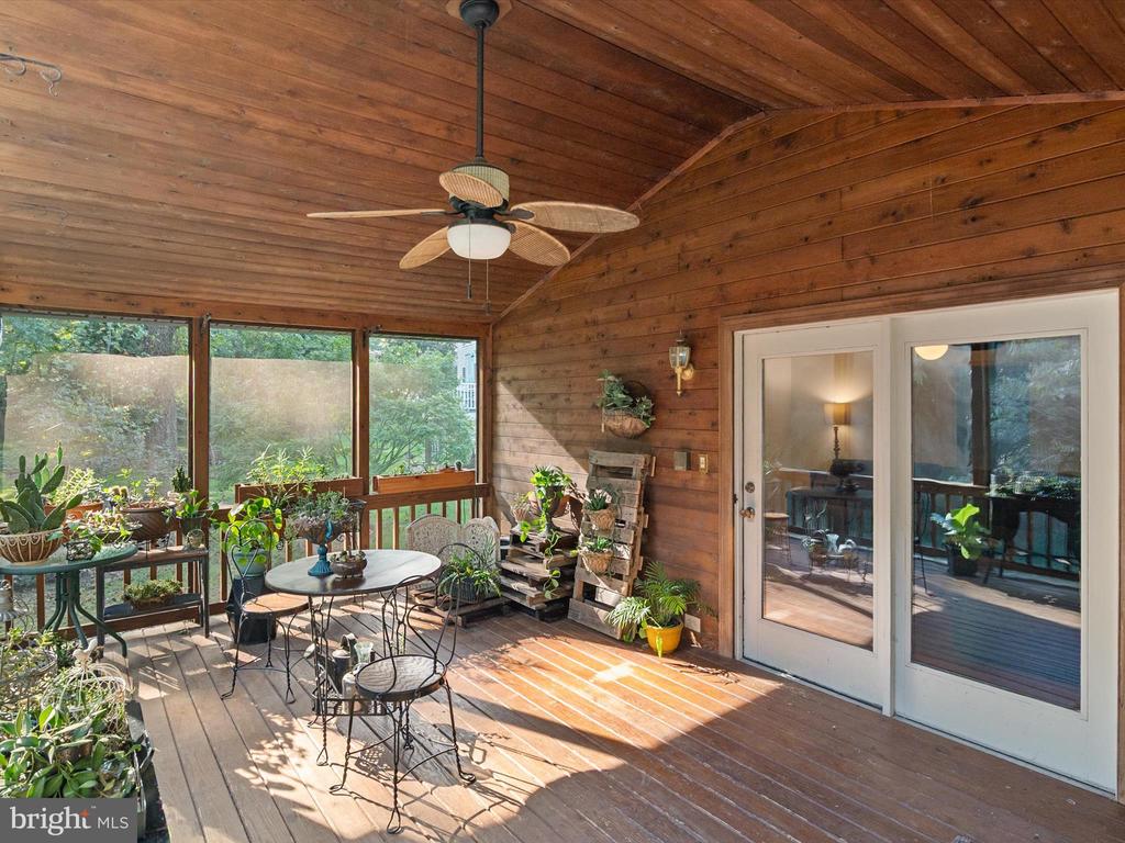 10286 BURLEIGH COTTAGE LANE