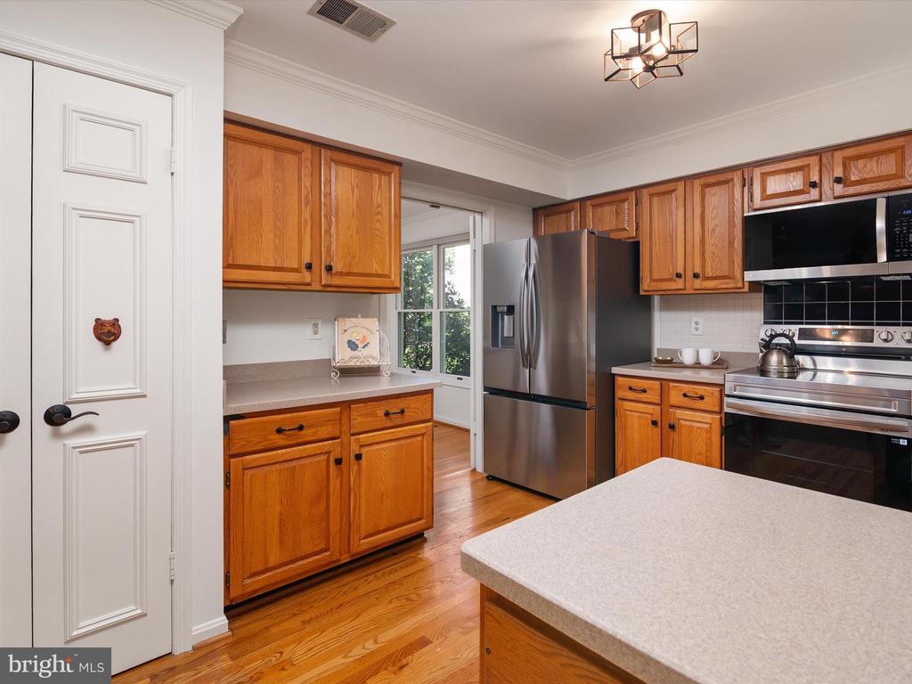 10286 BURLEIGH COTTAGE LANE