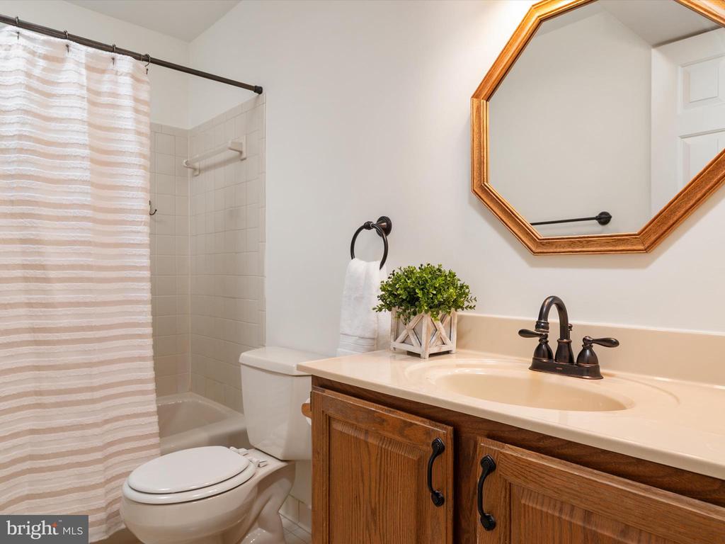 10286 BURLEIGH COTTAGE LANE