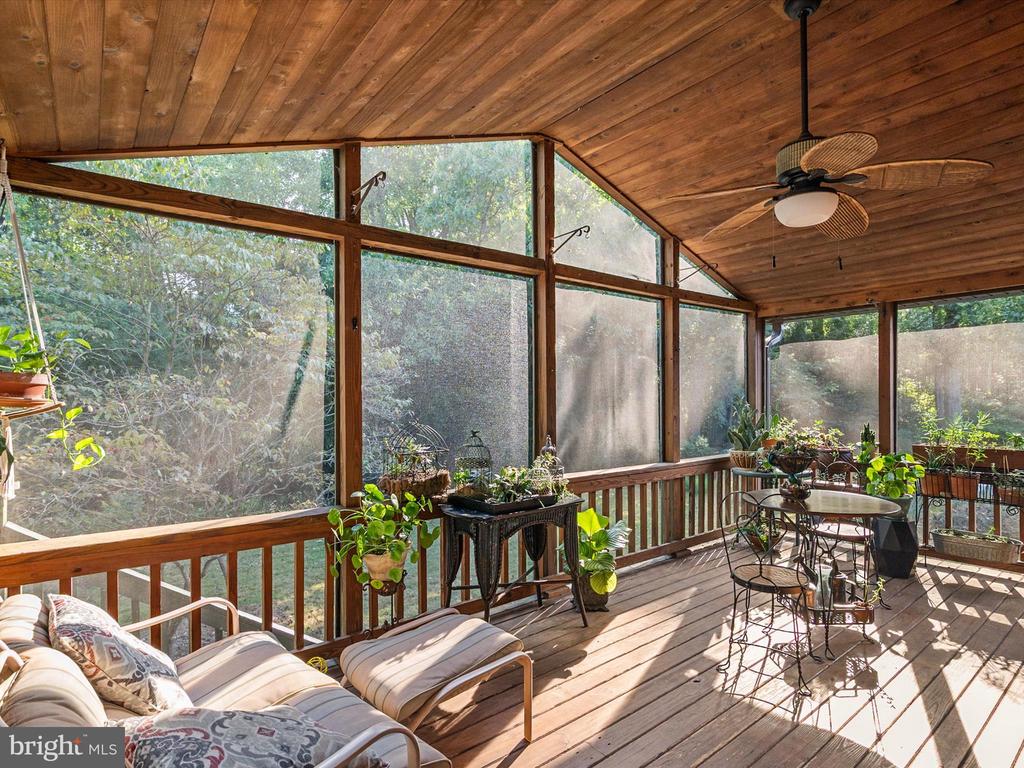 10286 BURLEIGH COTTAGE LANE