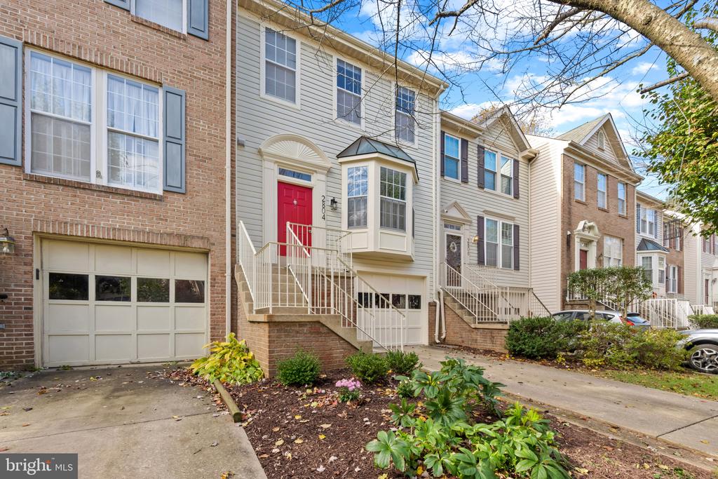 2804 THICKETT WAY