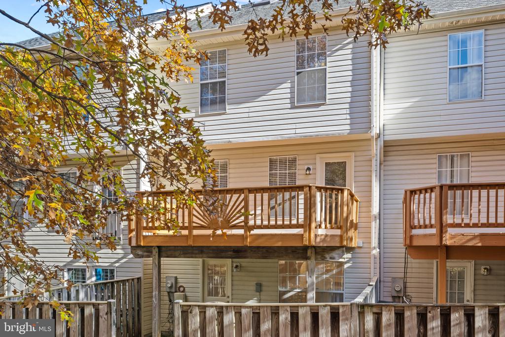 2804 THICKETT WAY