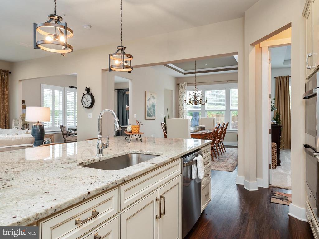 320 BAYBERRY DRIVE