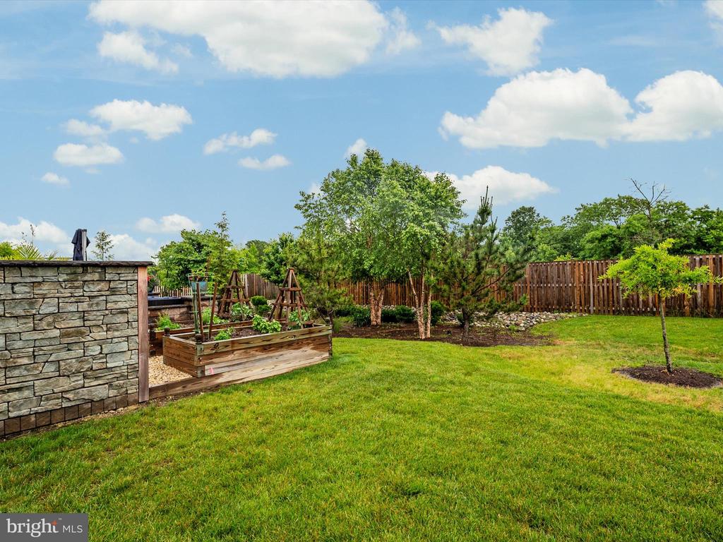 320 BAYBERRY DRIVE