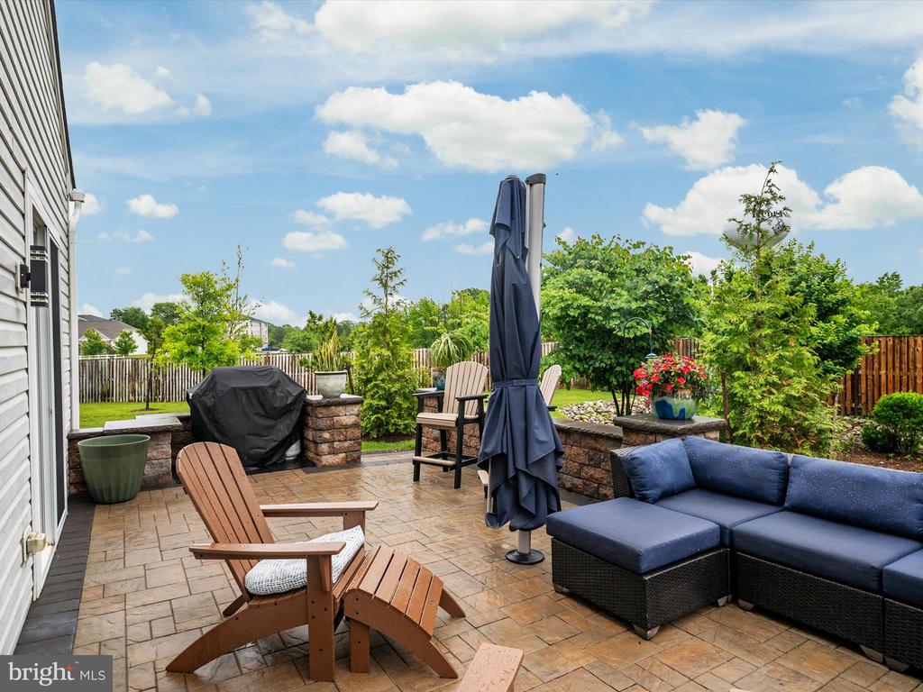 320 BAYBERRY DRIVE