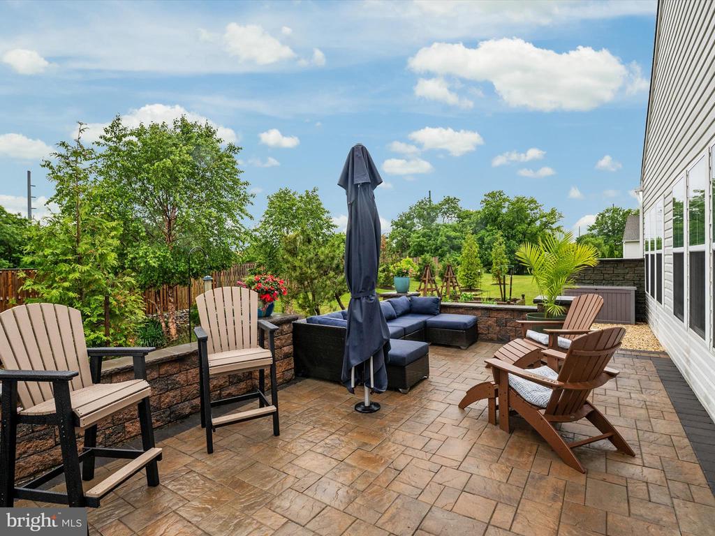 320 BAYBERRY DRIVE