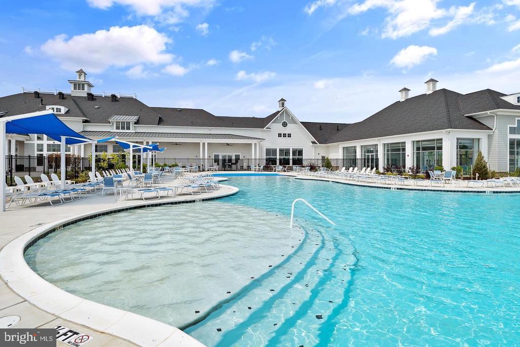 320 BAYBERRY DRIVE