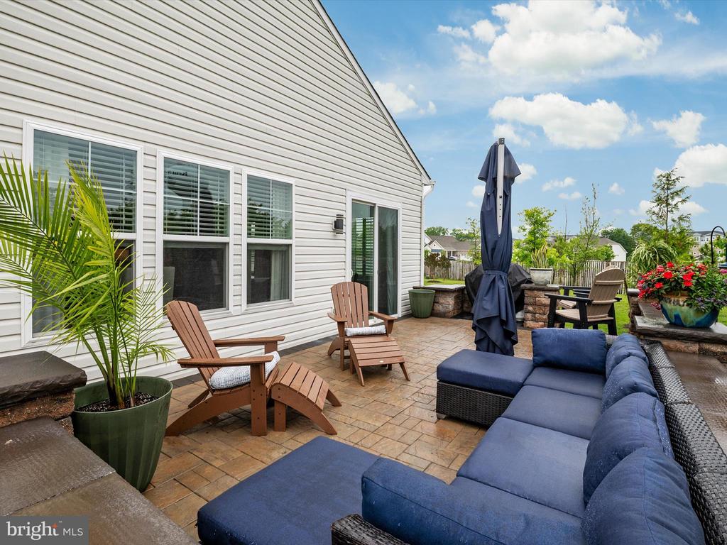 320 BAYBERRY DRIVE
