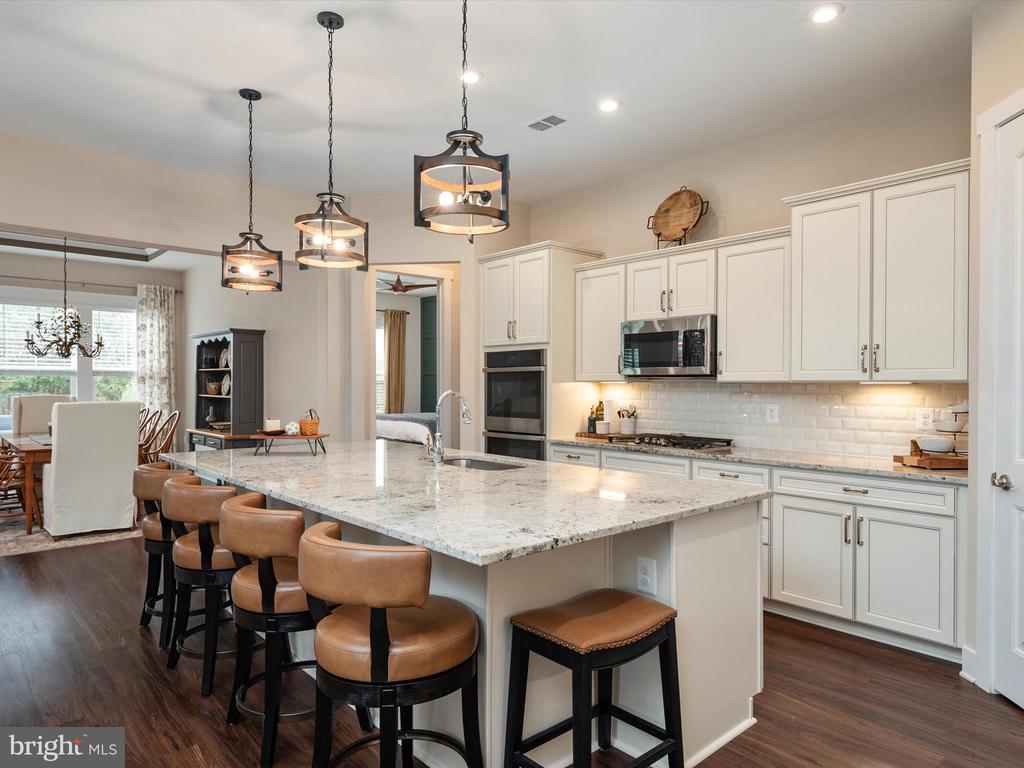 320 BAYBERRY DRIVE