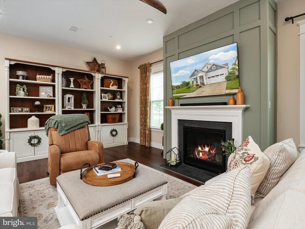 320 BAYBERRY DRIVE