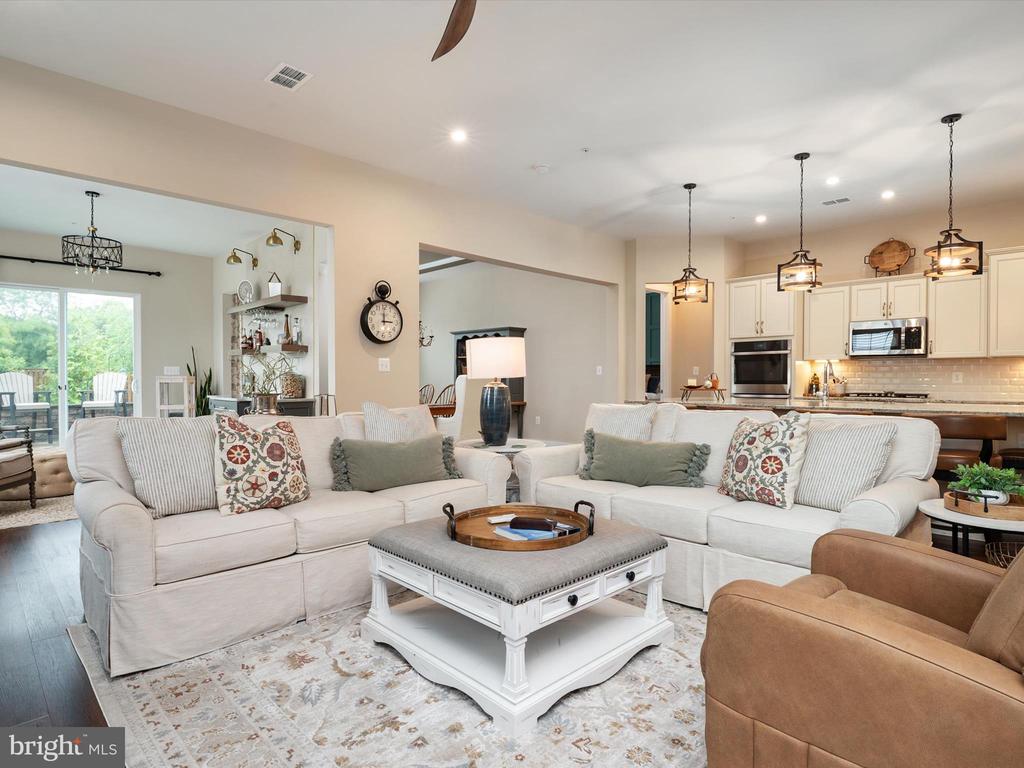 320 BAYBERRY DRIVE