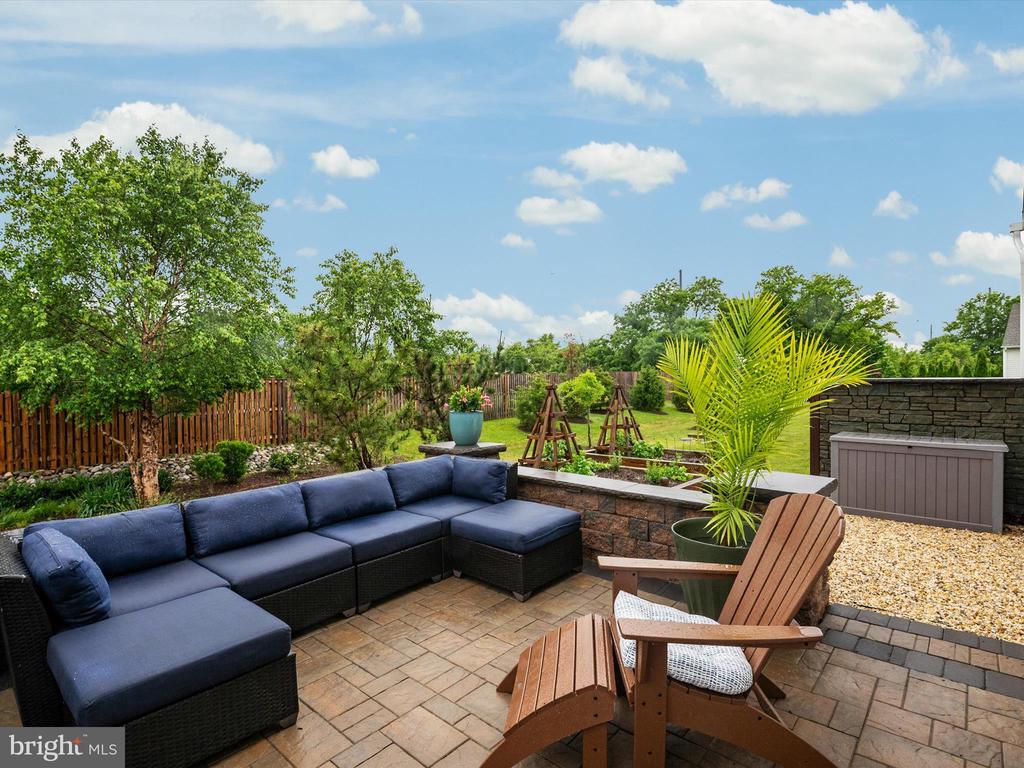 320 BAYBERRY DRIVE