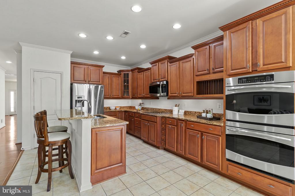 717 HARMONY WAY