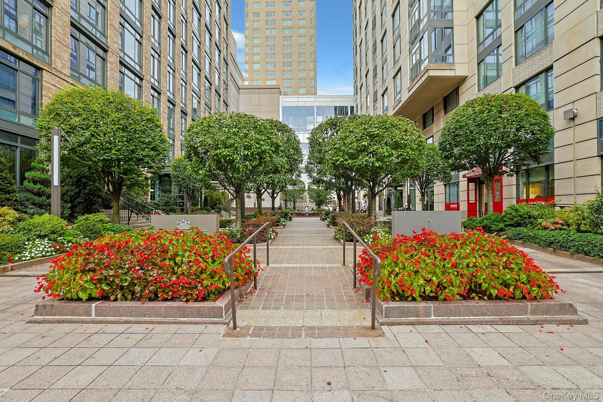 10 City Place Unit: 9G