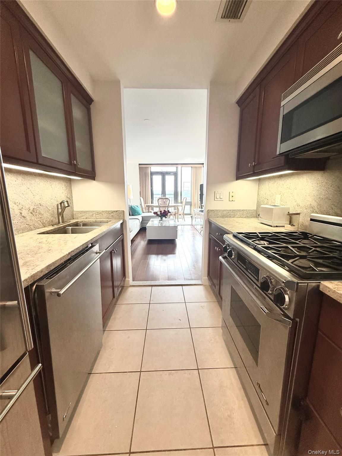 10 City Place Unit: 9G