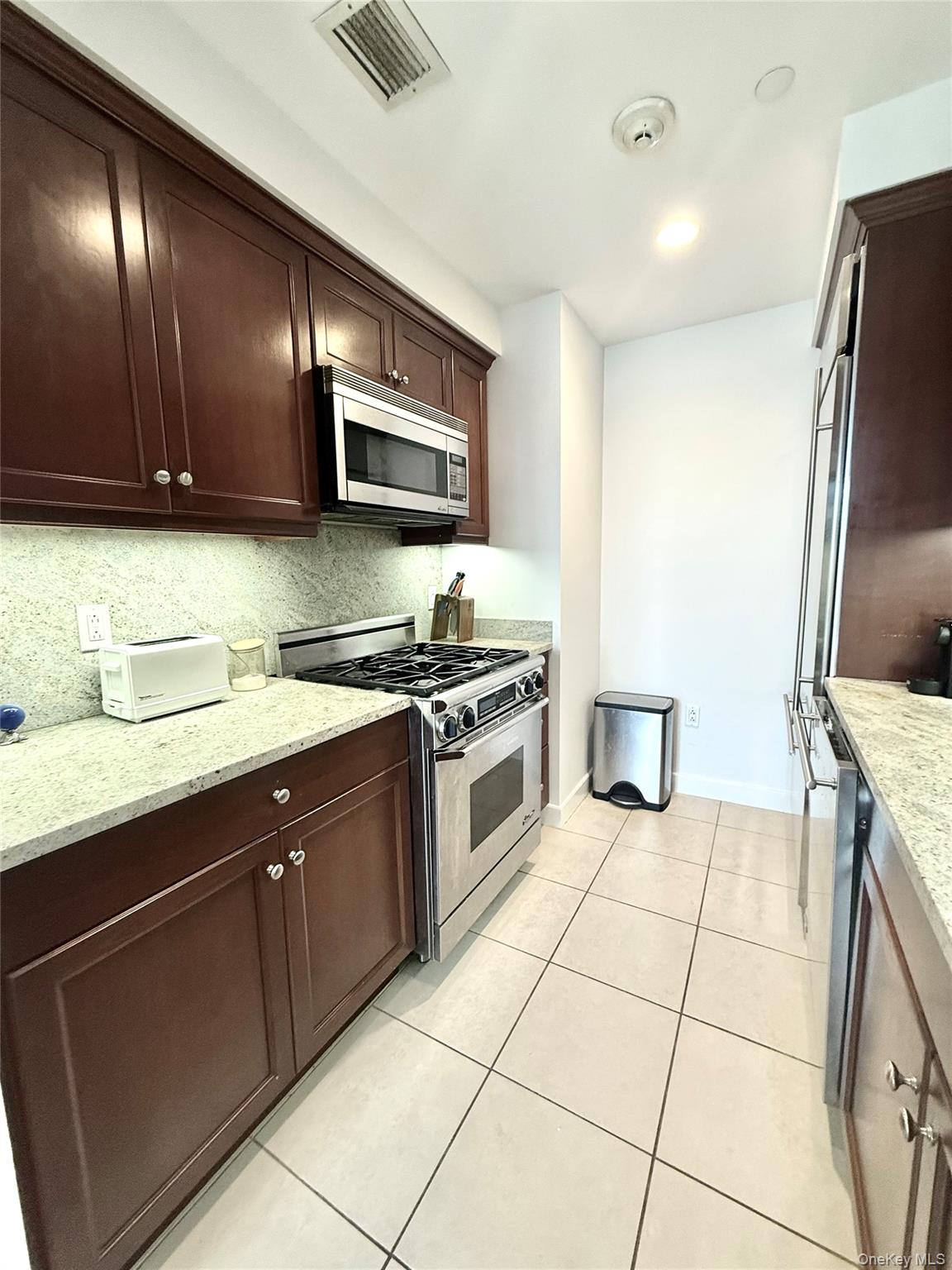 10 City Place Unit: 9G