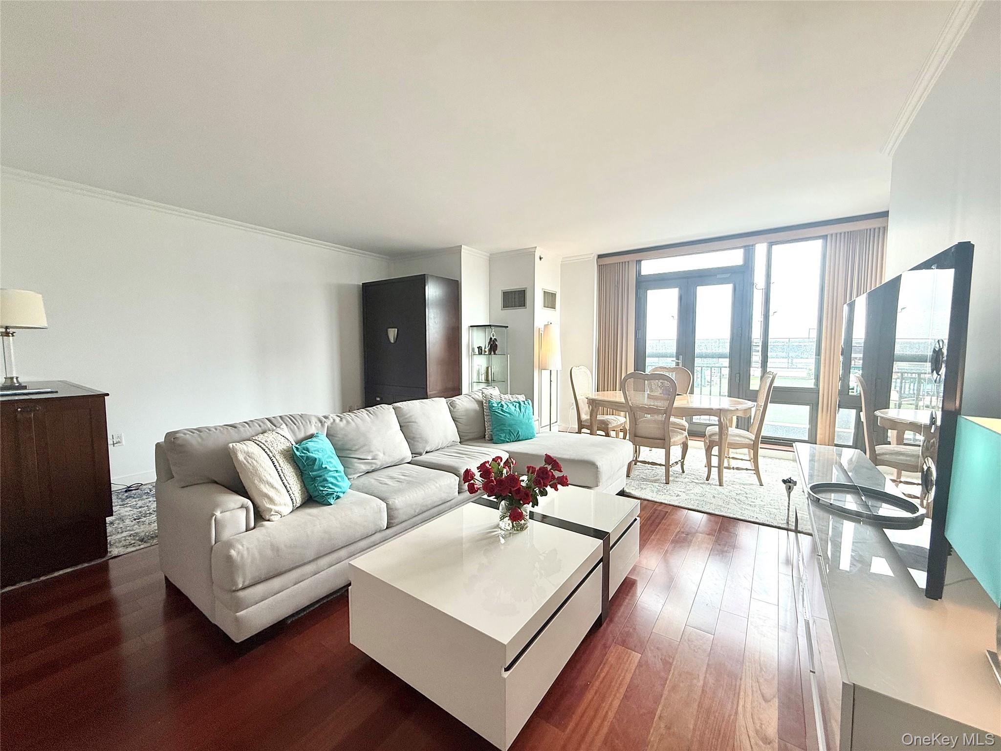 10 City Place Unit: 9G