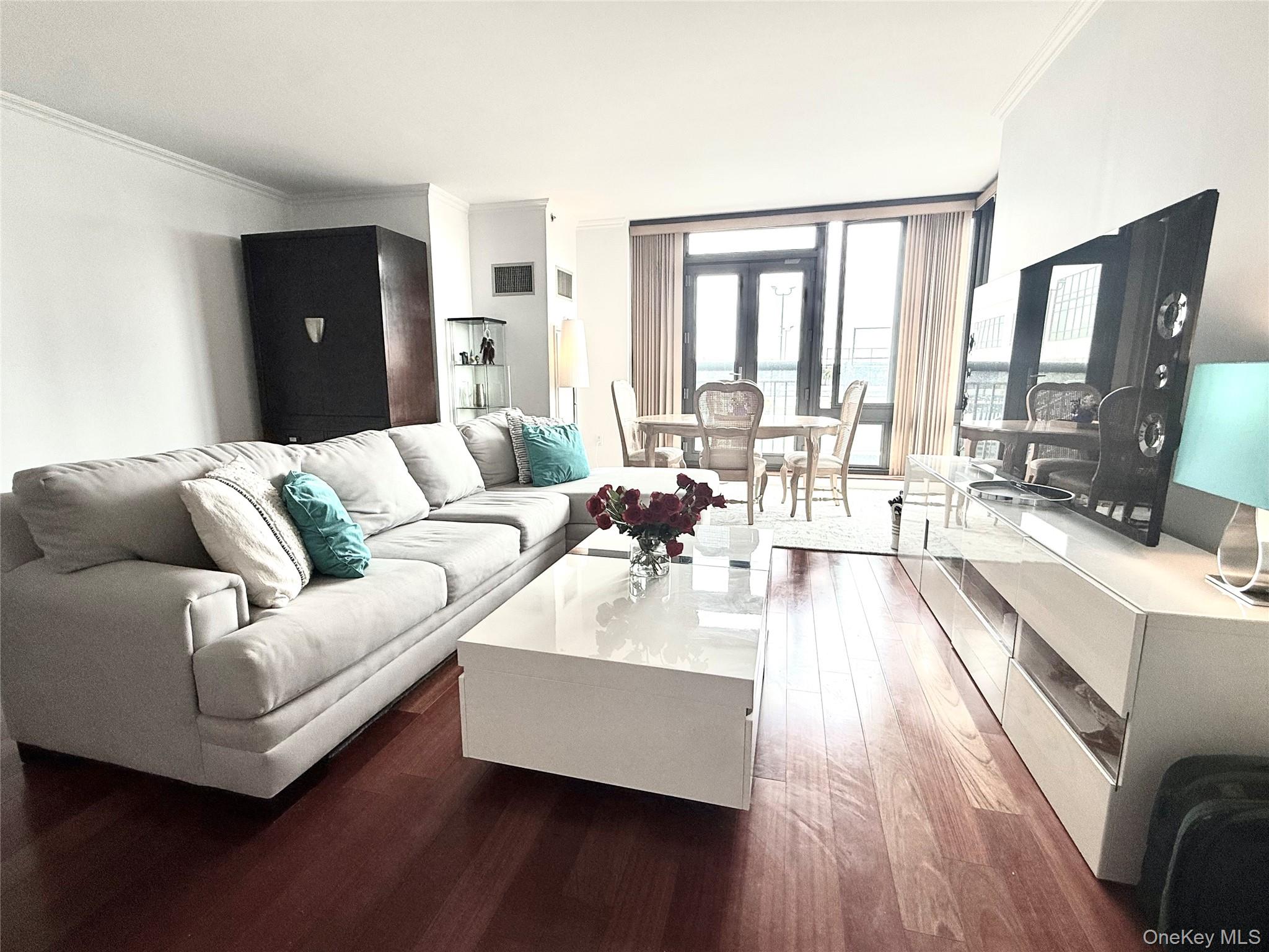 10 City Place Unit: 9G