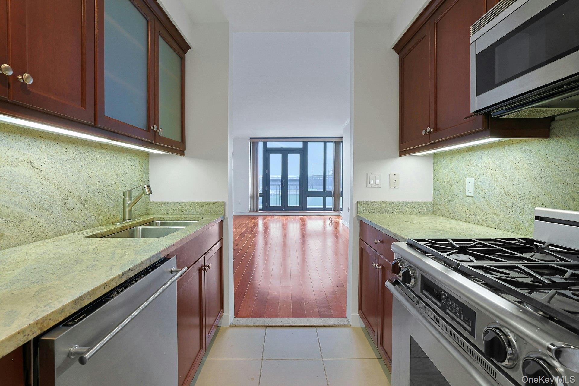10 City Place Unit: 9G