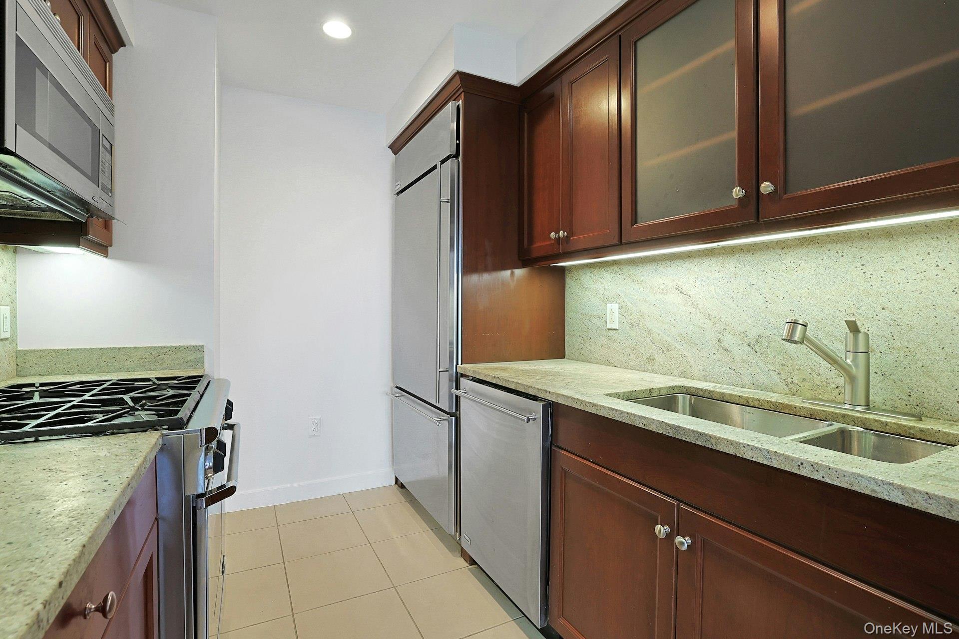 10 City Place Unit: 9G