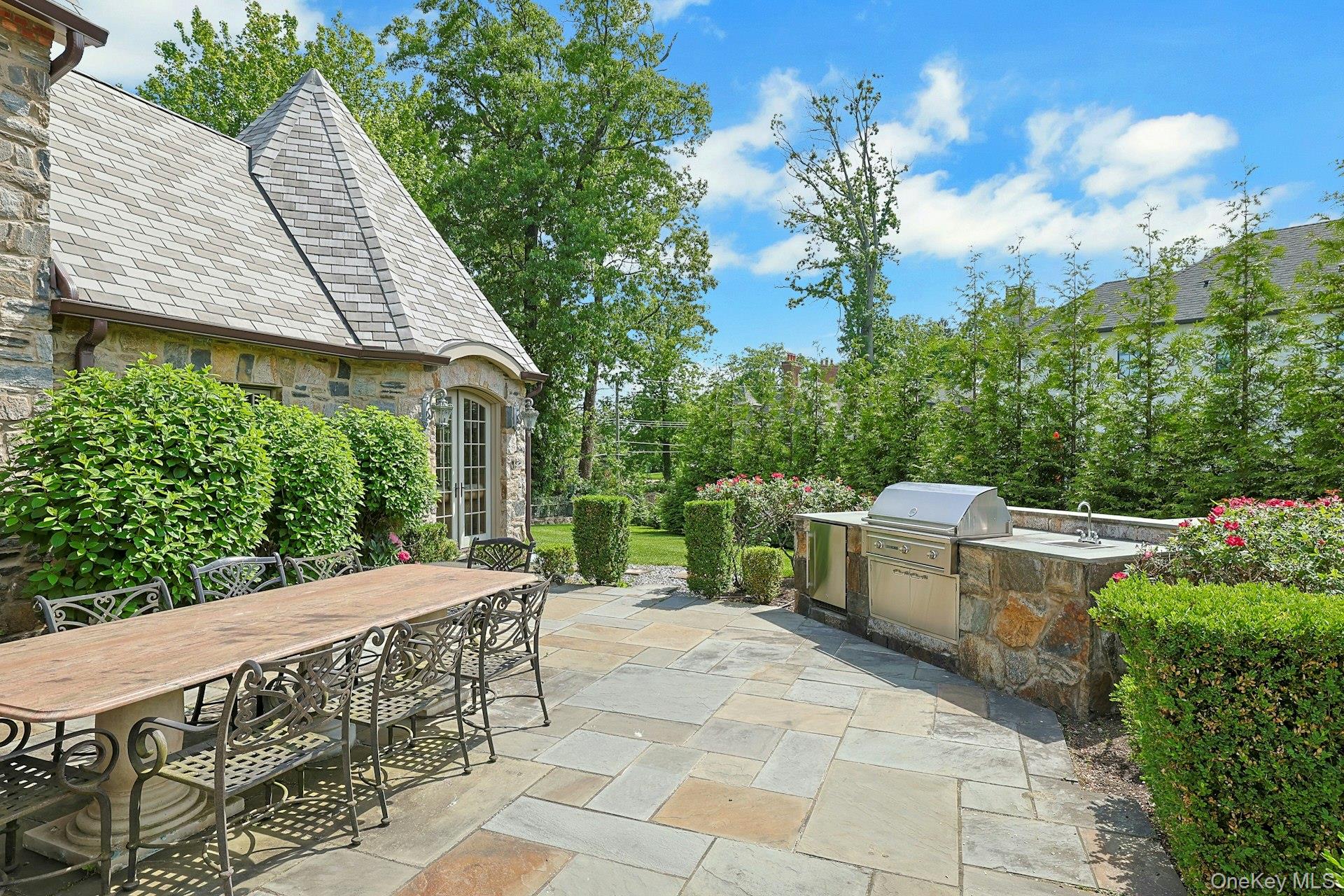 77 Deerhurst Road
