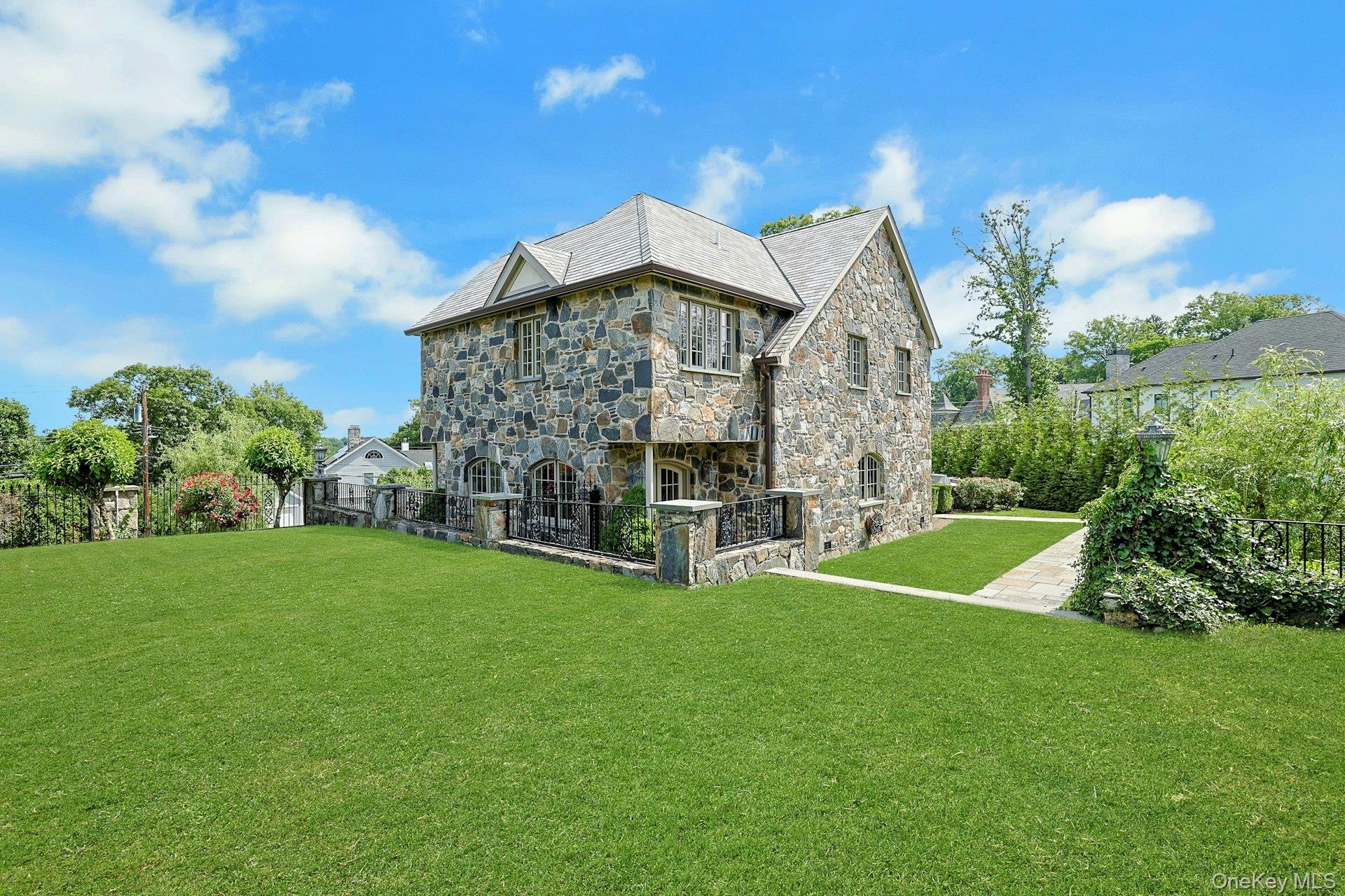 77 Deerhurst Road