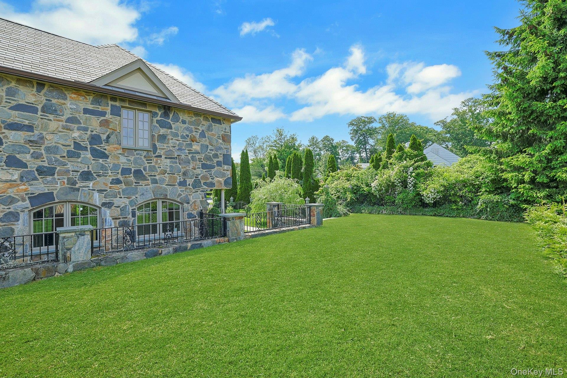 77 Deerhurst Road