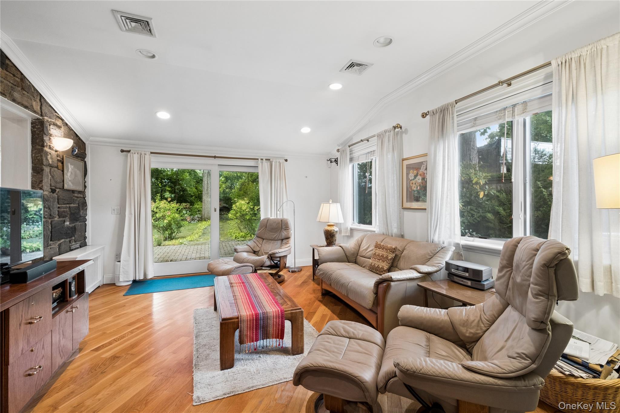 24 (aka 28) Ritchie Drive