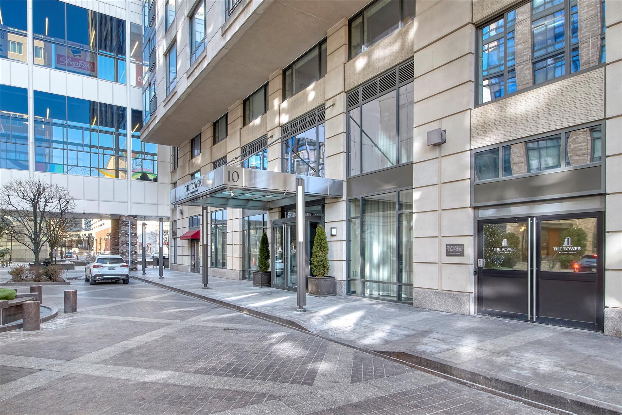 10 City Place Unit: 25C