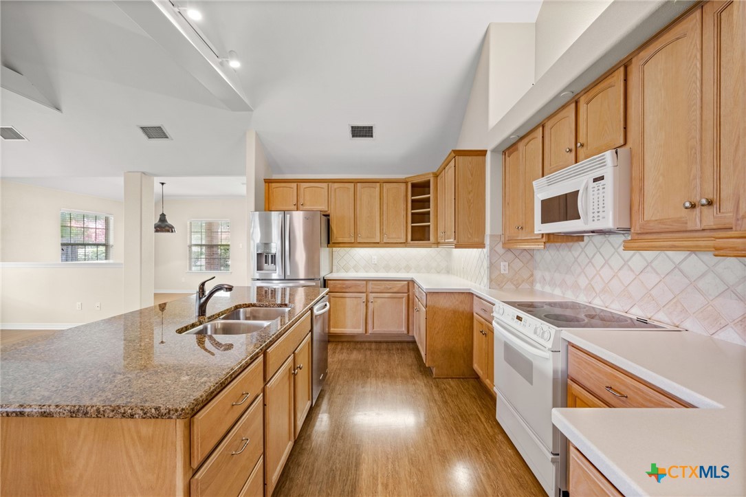 3802 Whispering Oaks