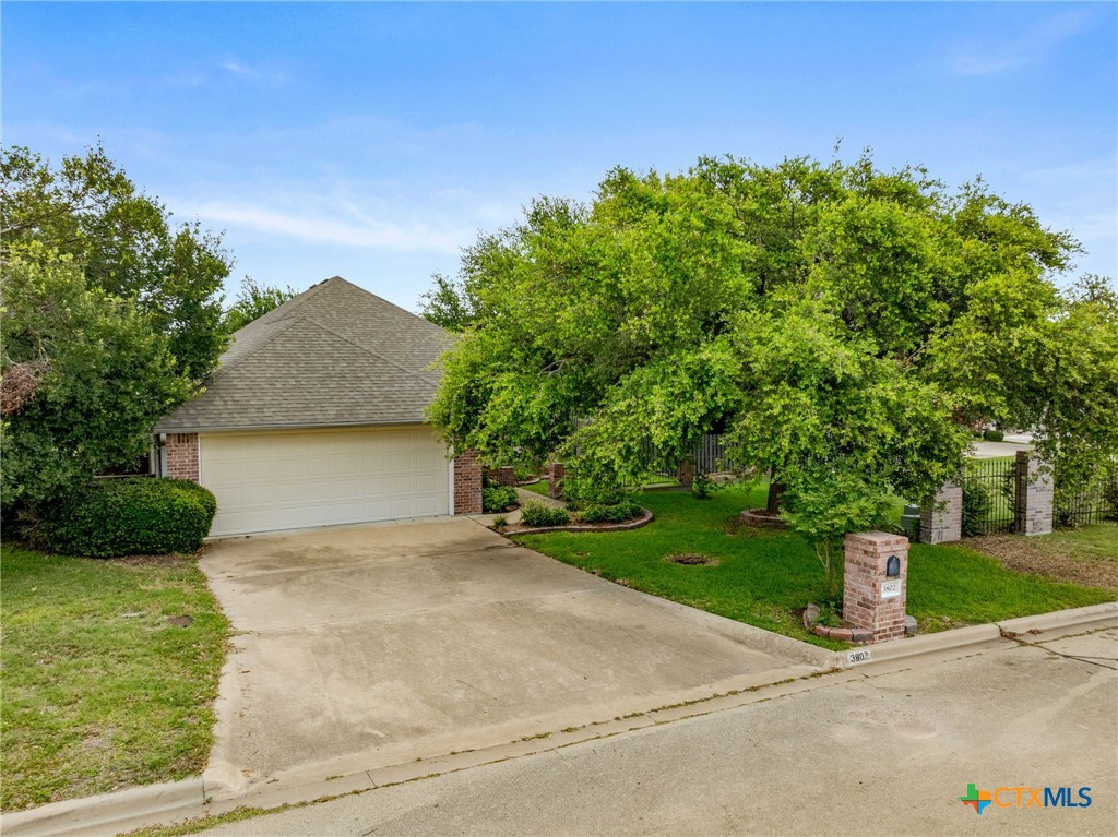 3802 Whispering Oaks