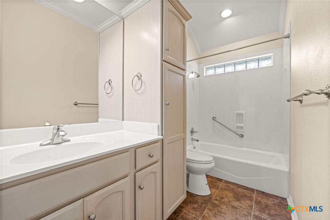 3802 Whispering Oaks