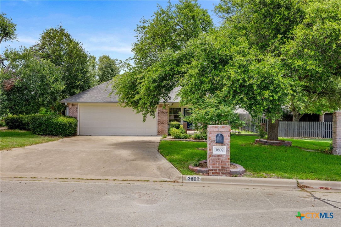 3802 Whispering Oaks