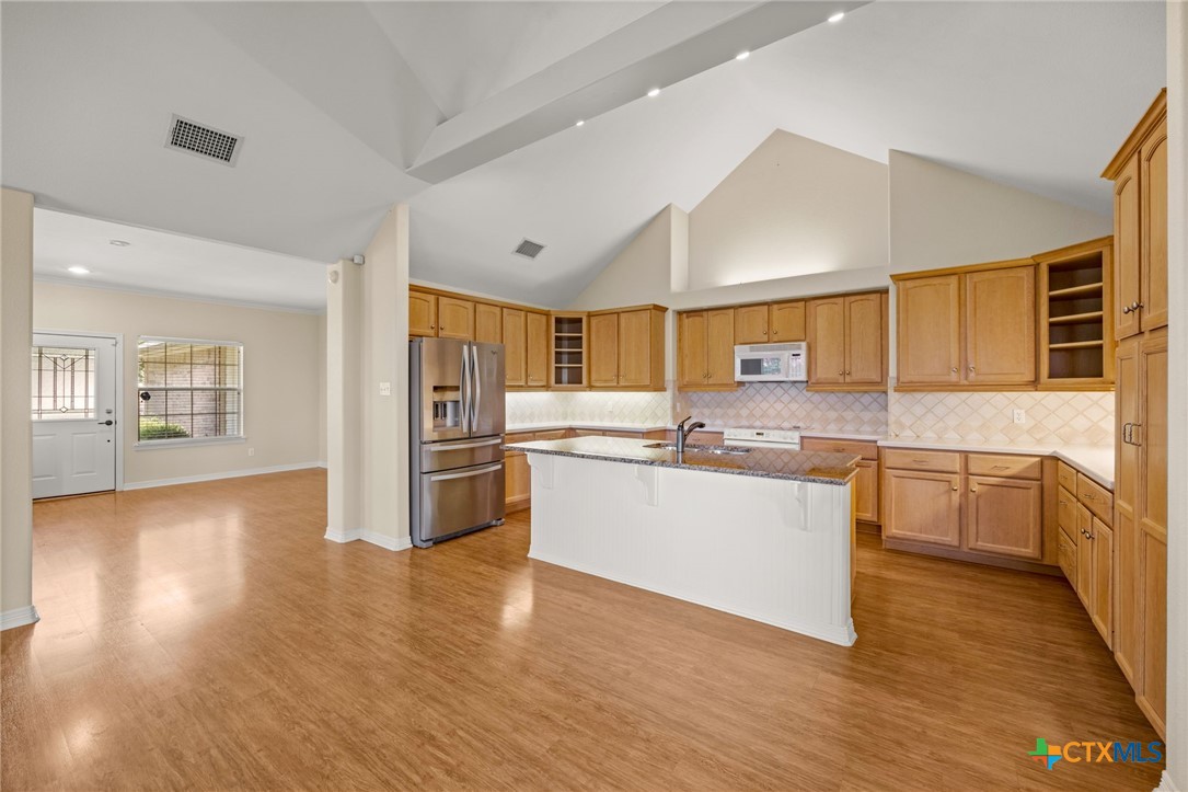 3802 Whispering Oaks