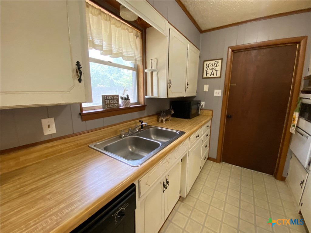 1400 Baldridge Drive