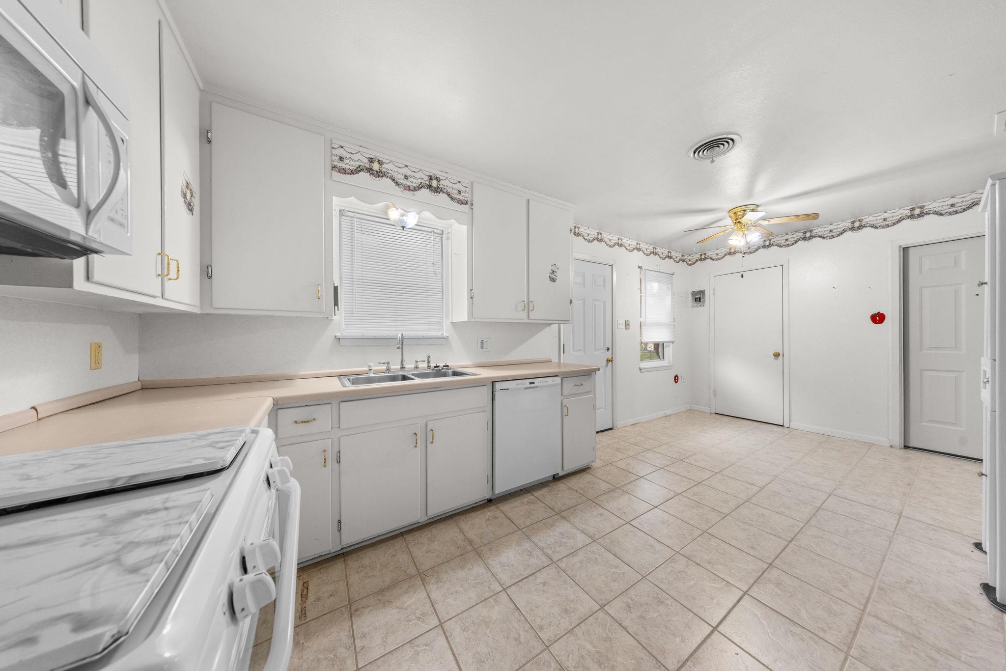 1213 Bonnie DR